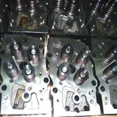 3811985 3640321 3646324 5581368 Cylinder head K19 KTA19 engine parts